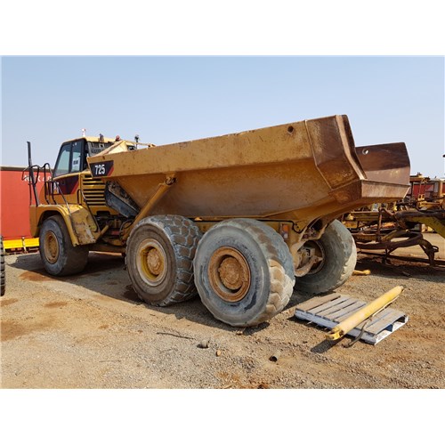 2009 CATERPILLAR 725 B1L02235